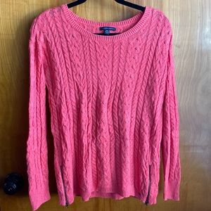 American Eagle womens Cableknit sweater with side zippers at hem size medium